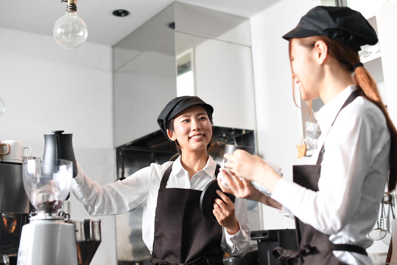 【無料テンプレ付き】飲食店の新人教育チェックシート作成と運用のコツ
